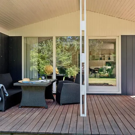 Holiday home Gardis - 100m From The Sea In Djursland And Mols By Interhome