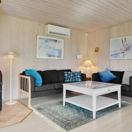 Gardis - 100m From The Sea By Interhome *